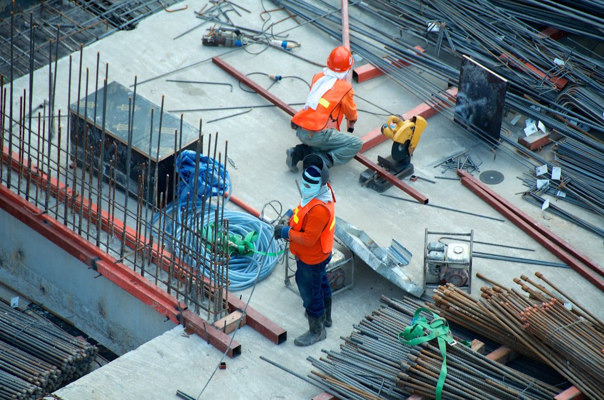 Heavy Industrial Flooring: Epoxy Polyurethane and Polyurea Coating Innovations